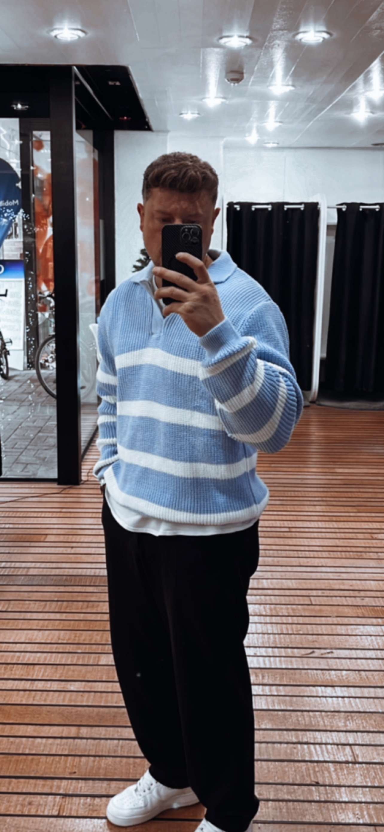 Pullover babyblau weiß
