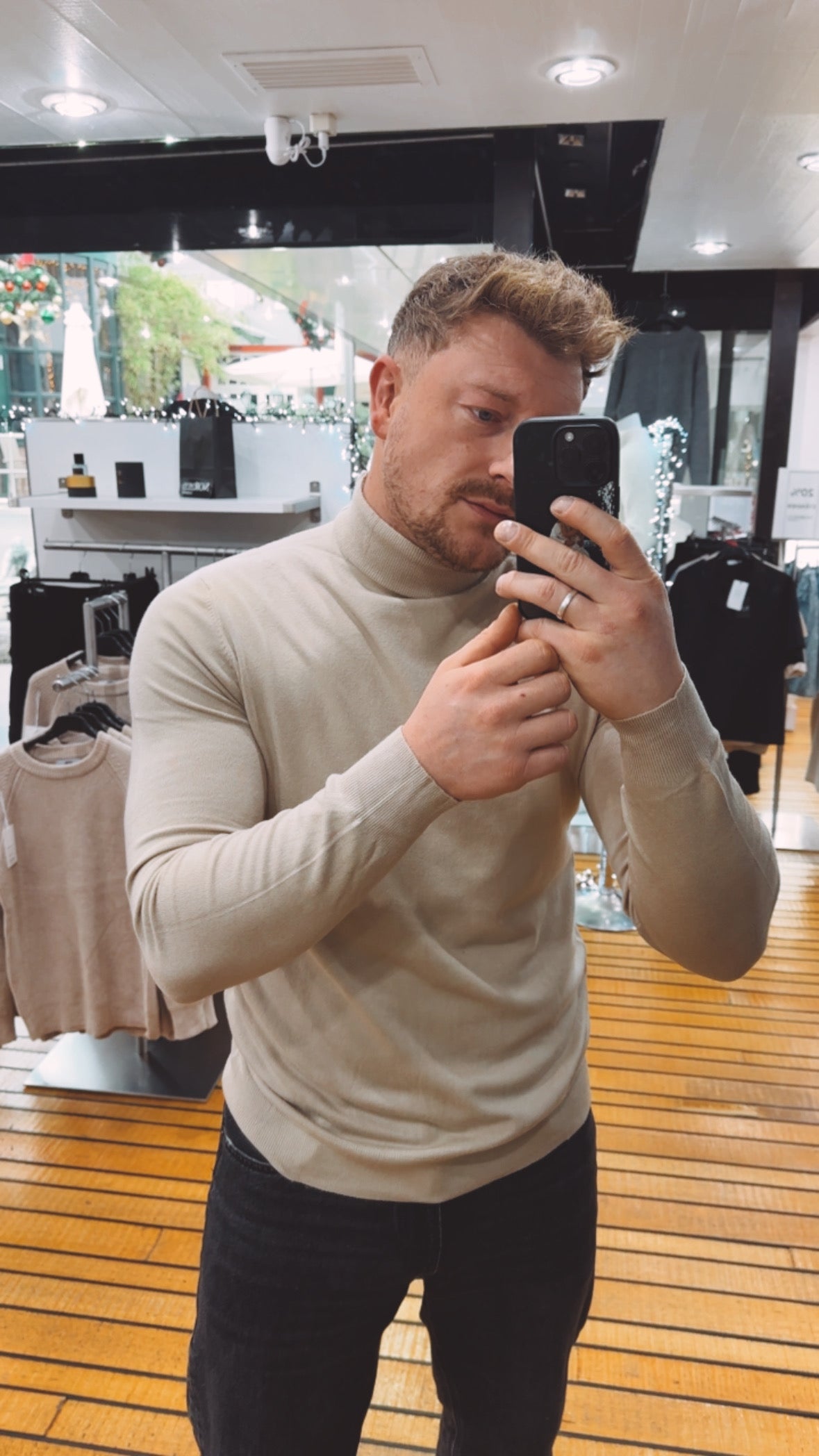 Rollkragen Pullover Beige