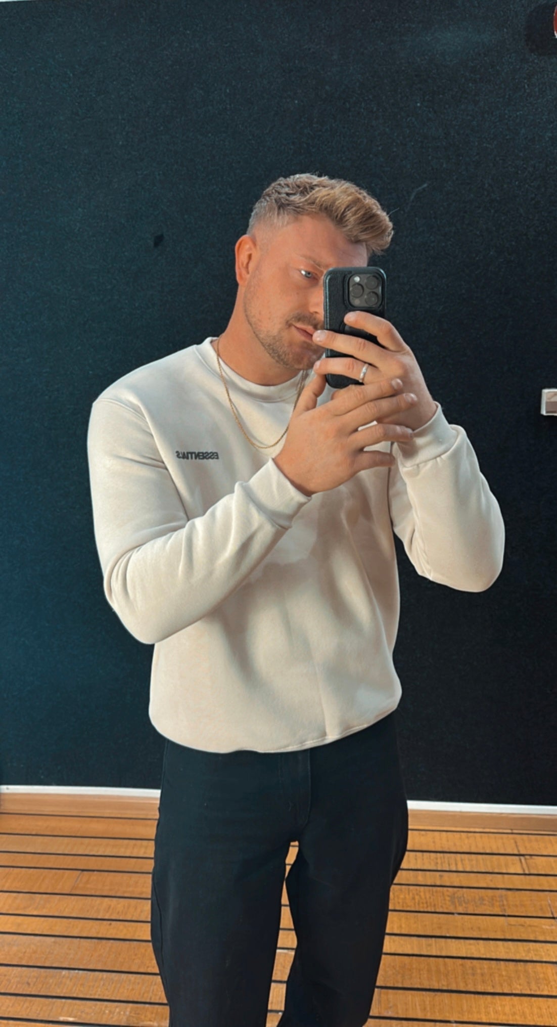 Pullover Essentials Beige
