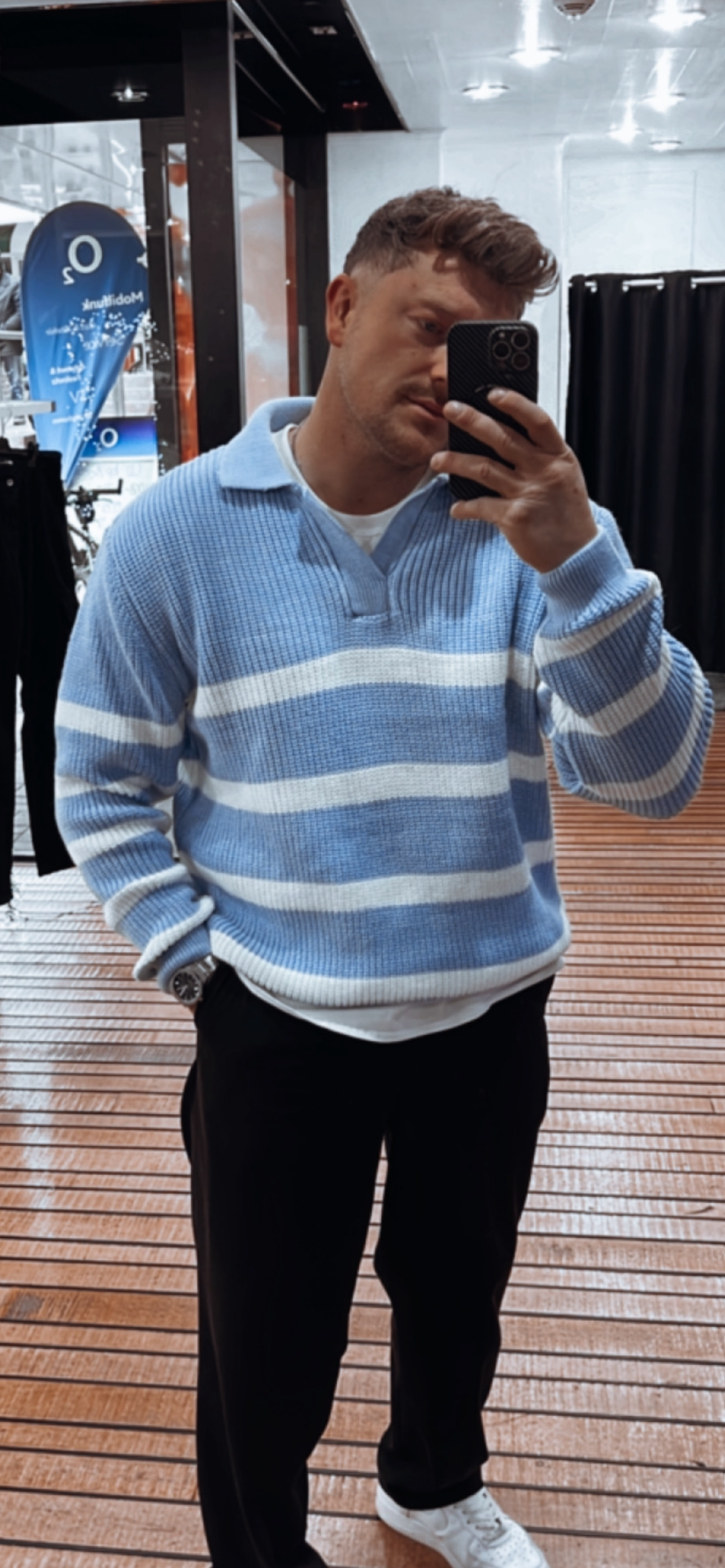 Pullover babyblau weiß